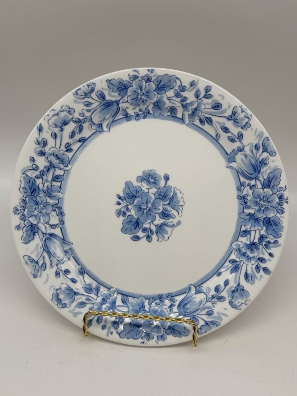 Corelle Corning Vintage Blue Floral Plate 9” Vibrant Blue Luncheon Plate 2005 DC
